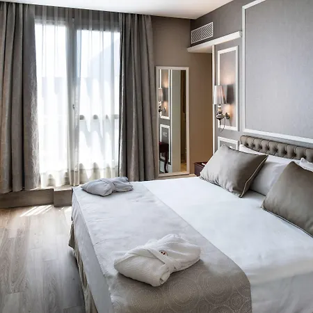 كاتالونيا باسيج دي غراسيا 4* سوب